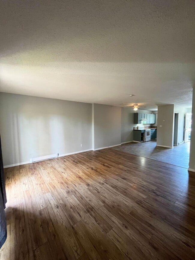 Building Photo - 3 bedroom in Prince George BC V2L 2E7