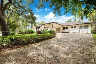 Building Photo - 236 Costanera Rd