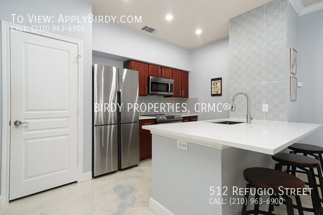 Building Photo - Charming 2-Bedroom Townhouse for Rent in S...