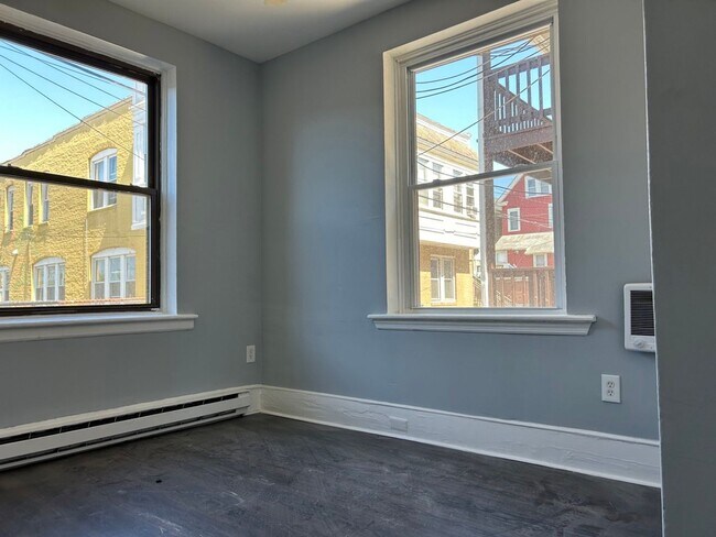 Foto del edificio - 2 Bedroom/1 Bath Ready for move in!
