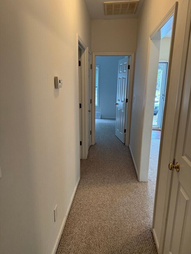 Foto del edificio - 1209 Stoneridge Ln