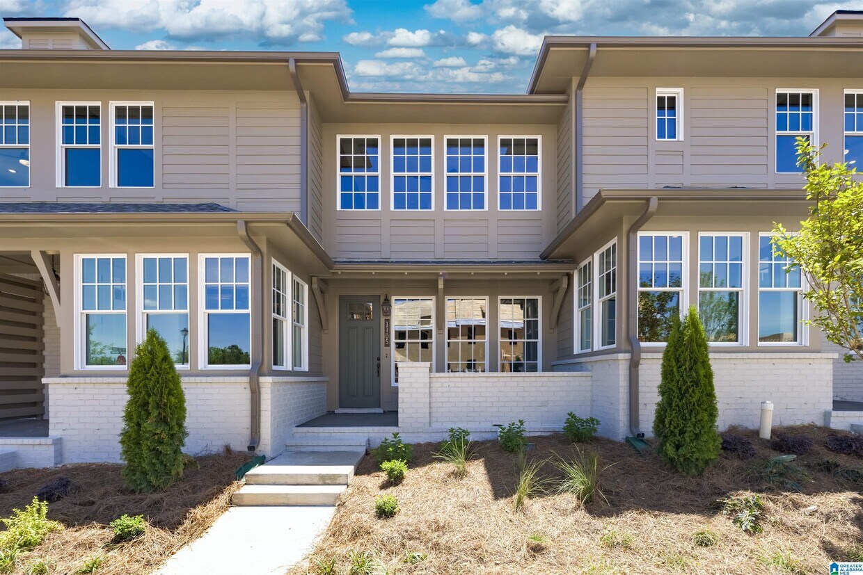 Primary Photo - 1105 Windsor Dr