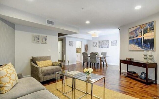 Foto del edificio - 315 Raymond Ave