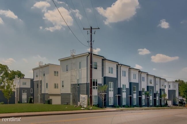 Building Photo - 3 br, 3 bath Townhome - 800 Vibe Pl