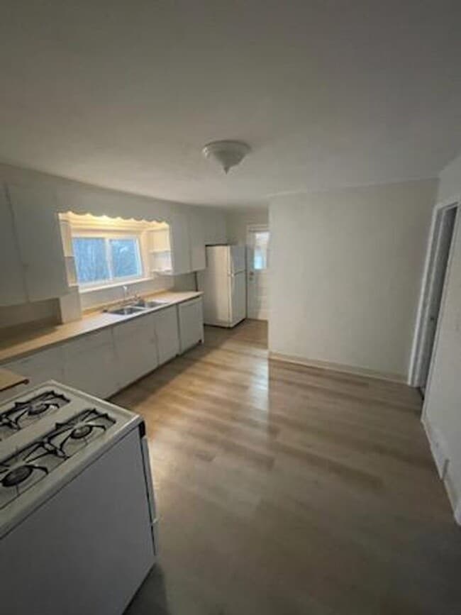 Photo - 231 Miles Ave Apartment