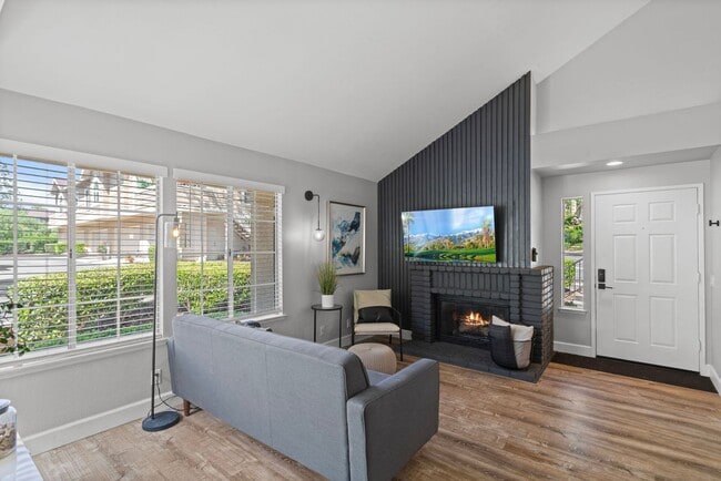 Building Photo - 26481 Olivewood