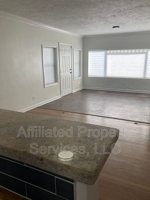 Foto del edificio - 5101 Spruce Ave