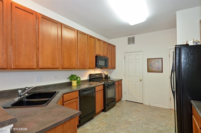 Building Photo - 376 N Tower Dr