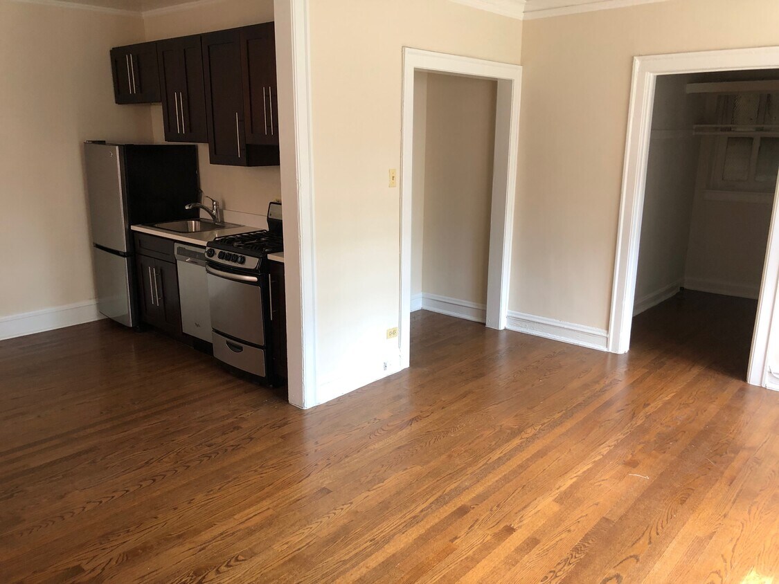 1716 W Albion Ave Unit G3, Chicago, IL 60626 Apartments in Chicago