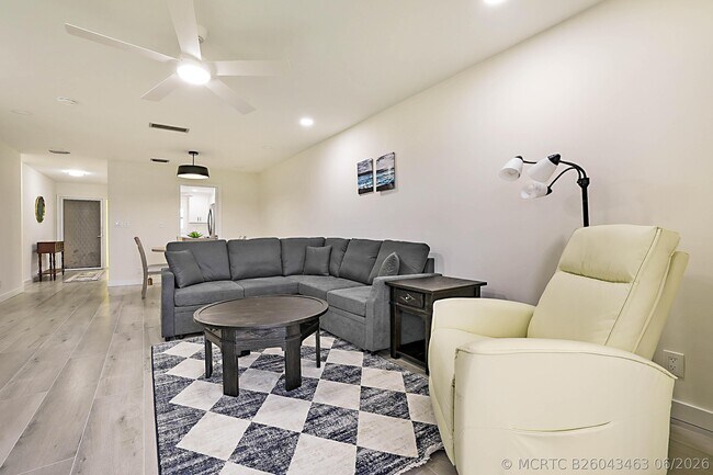 Building Photo - 300 Intracoastal Pl
