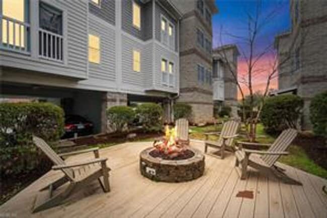Building Photo - Coastal Villas by the Bay!