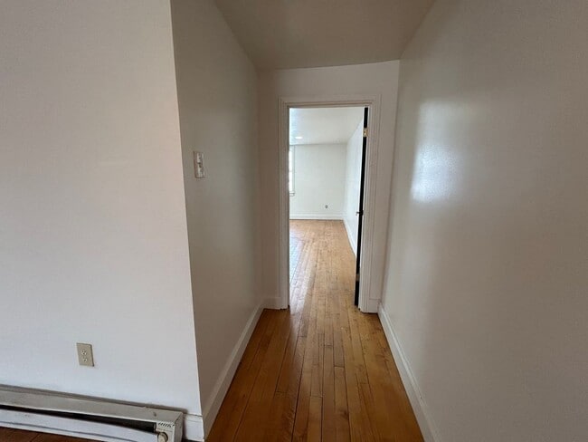 Building Photo - 2823 W Girard Ave