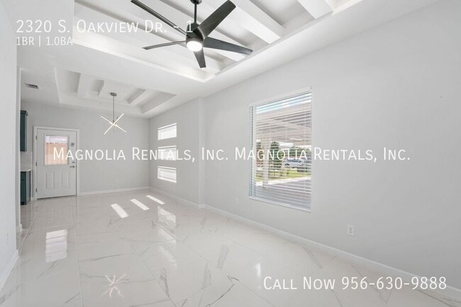 Building Photo - 2320 S Oakview Dr