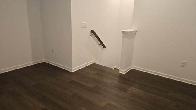 Building Photo - 3315 Oak Pass Dr