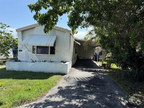 Building Photo - 3161 SW 53rd Ave