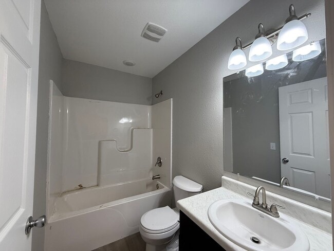 Foto del edificio - 156 Perseverance Dr