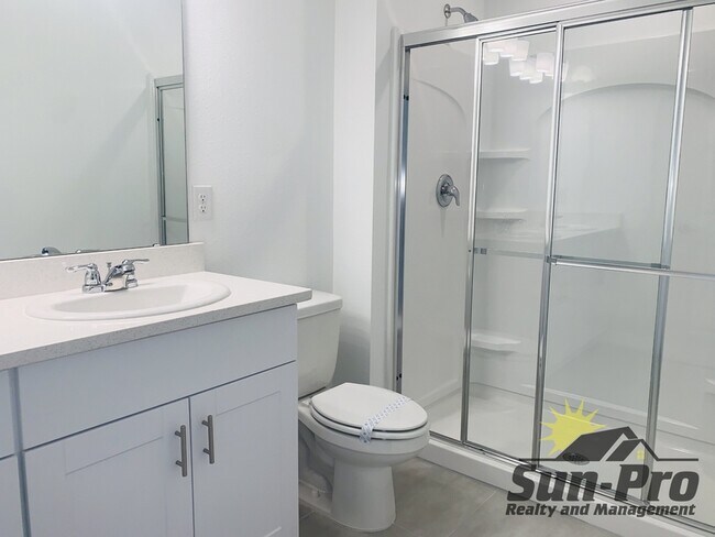 Foto del edificio - 172 Riverfront Wy