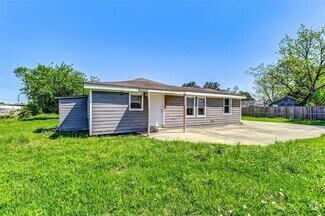 Building Photo - 6223 Lavender St