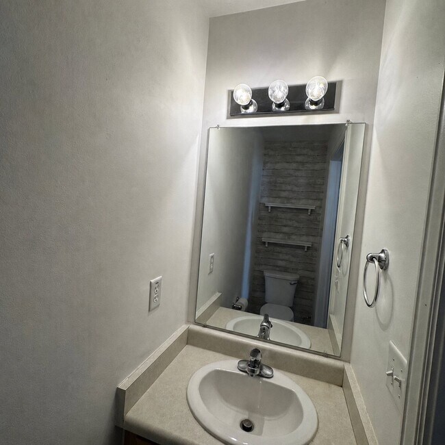 Foto del edificio - 2297 Hawthorne St