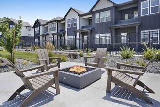 FIRE PIT | Valley View Apartments - Valley View