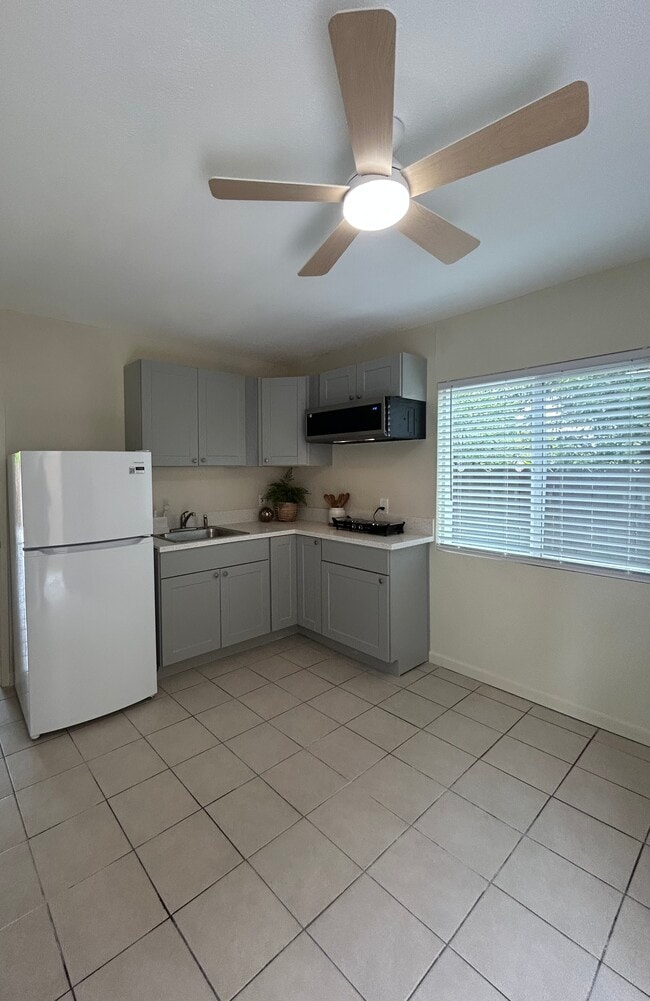 Building Photo - 5527 Bolivar St