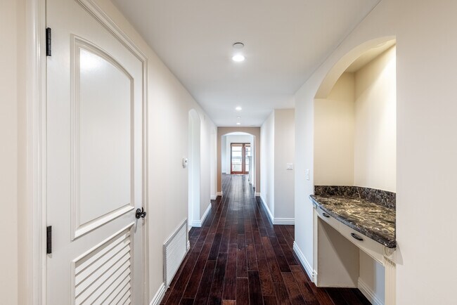 Entrance - 10707 Missouri Ave