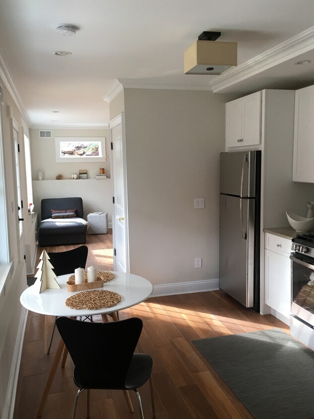 Cocina y sala de estar abierta, Spce - 85 Piermont Ave