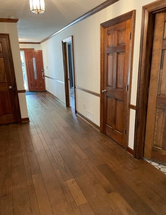 Foto del edificio - Beautiful updated 4BR/2.5BA home on 8.3 acres, with pool!