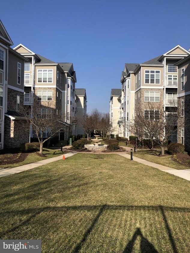 512 Sunset View Terrace SE Unit 102, Leesburg, VA 20175 Condo for