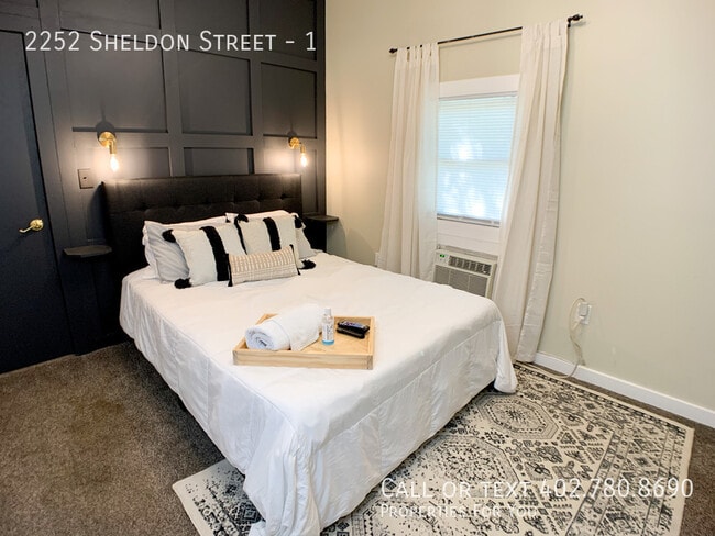 Foto del edificio - 2252 Sheldon St