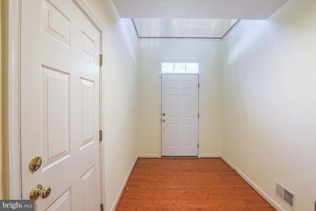 Building Photo - 8910 Dawson Manor Dr