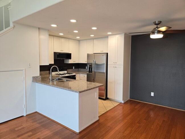 Building Photo - 13133 Le Parc