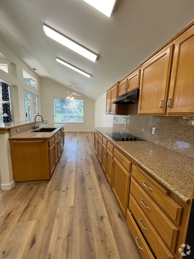 Building Photo - 6175 W Alluvial Ave