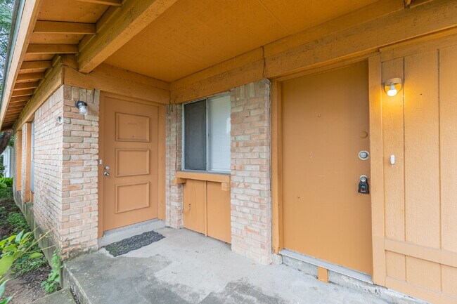 Photo - 323 A W William Cannon Dr Apartment