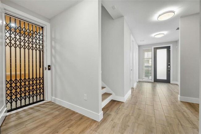 Building Photo - 4204 Elevator Dr