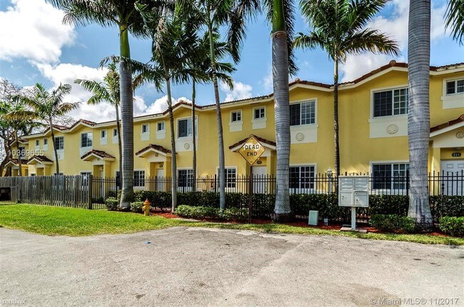 Foto del edificio - 211 NE 4th Ct