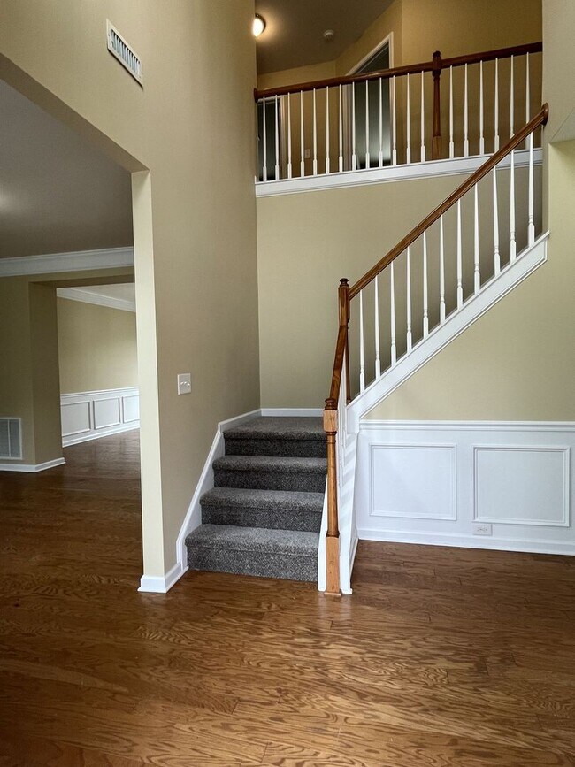 Building Photo - Spacious 4 Bed + Bonus Room Home in Concord