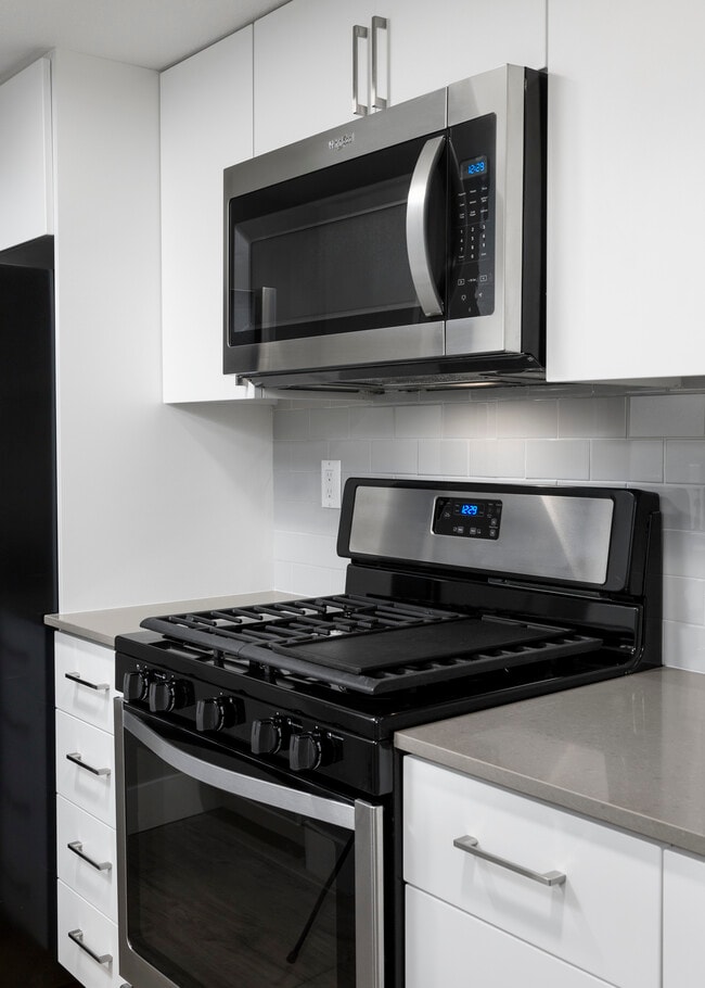 Building Photo - Avalon Calabasas