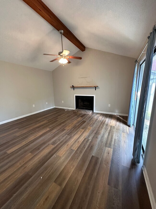 Building Photo - 16 Navigator Ln