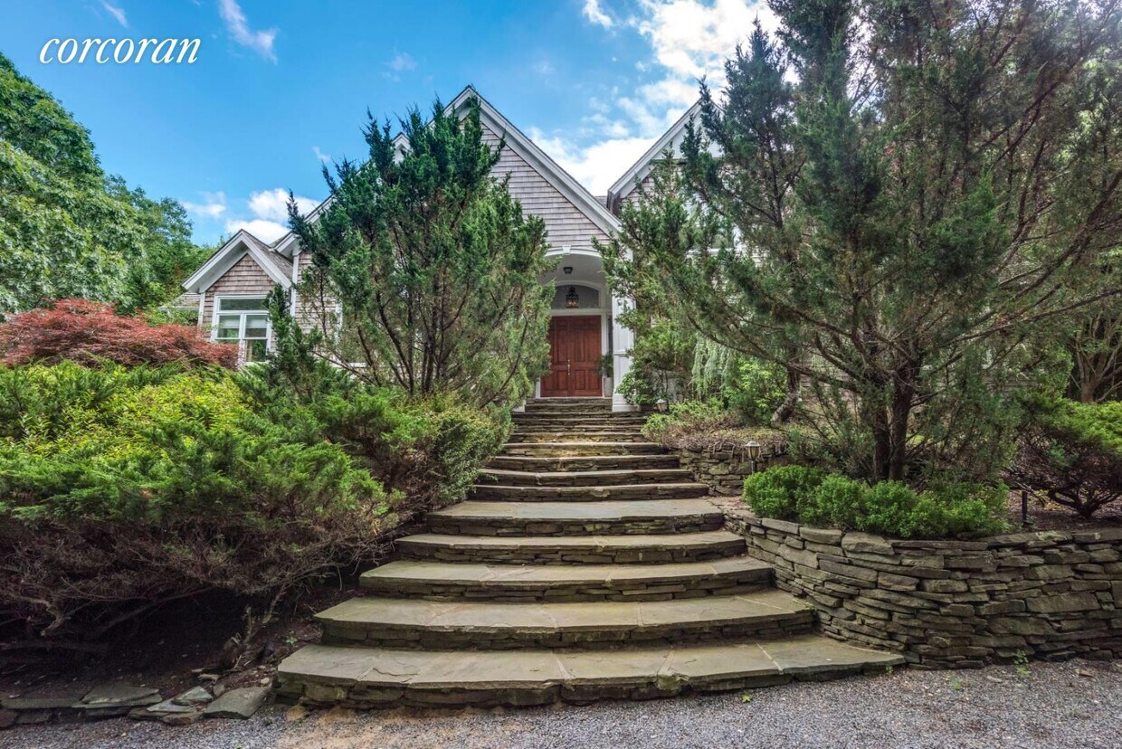 Foto principal - 2219 Deerfield Rd