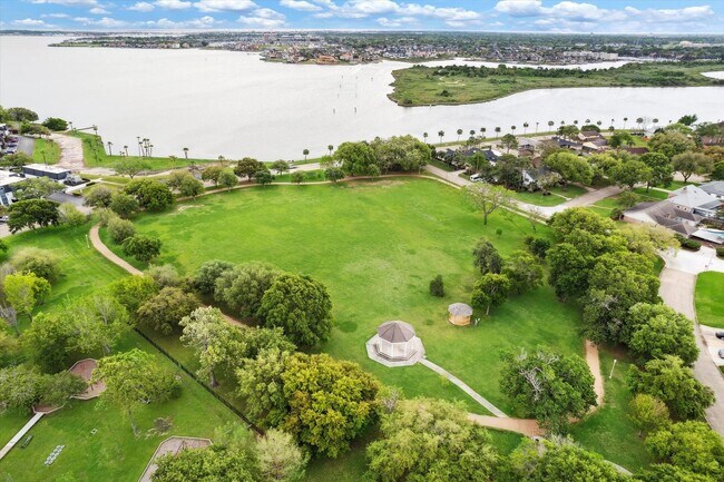 Foto del edificio - 1880 Saxony Ln