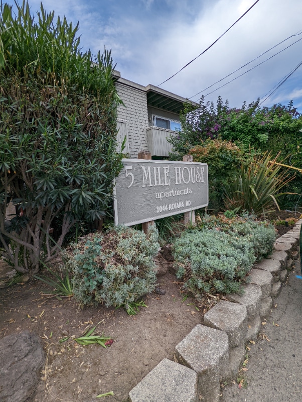 Building Photo - 1003 Leaf Ave