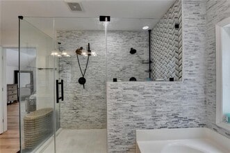 Building Photo - 6604 Destiny Dr SE