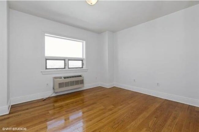 Building Photo - 809-815 22nd St