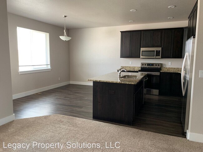 Building Photo - 5 br, 3 bath House - 1333 Alyssa Way