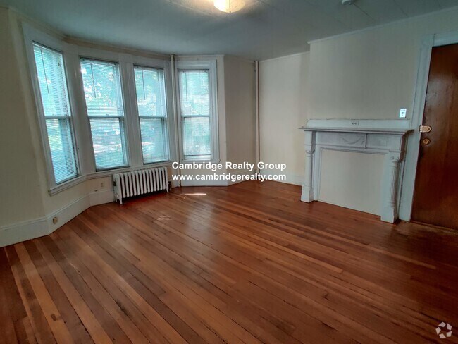 Building Photo - 381 Harvard St