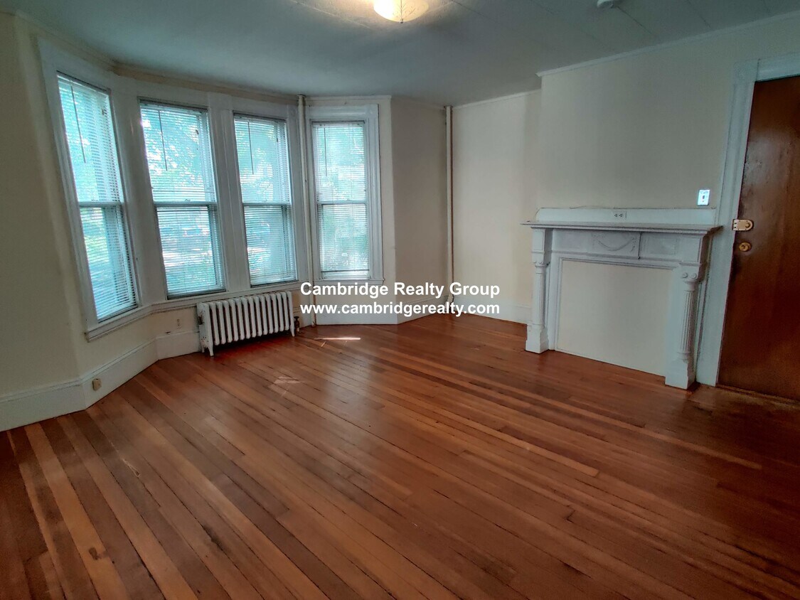 Primary Photo - 381 Harvard St