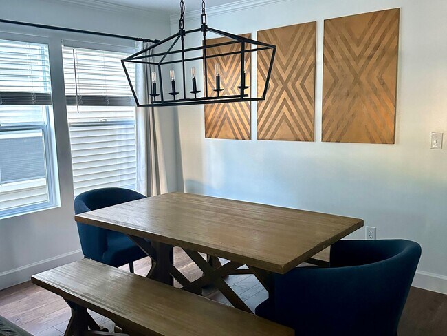 Building Photo - Beautiful upgrated 4 bedroom DuPont home w...