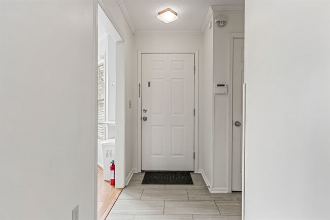 Photo - Corbin Court House