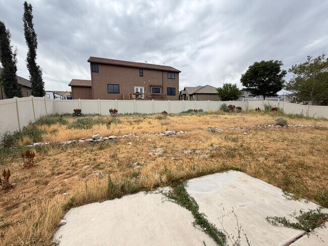 Foto del edificio - 783 Meadow Side Dr